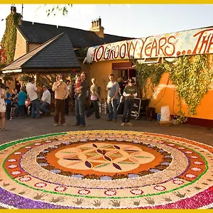 Apartment 3 Bed Apartment/explore The Area/enjoy Our Pub, Galway