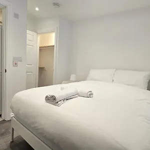 Apartment & Stylish, Two Bed, Two Bath, Galway